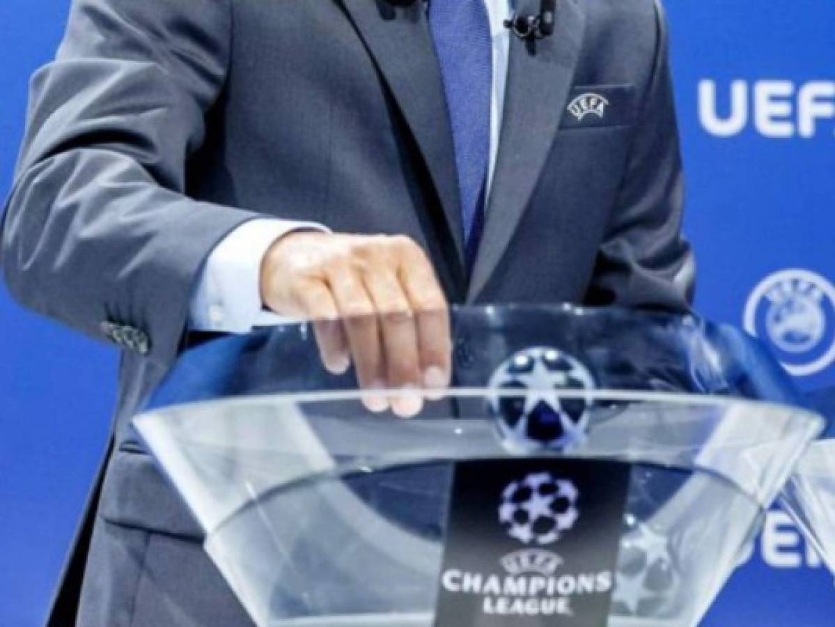 Equipos de la Champions League conocen a sus rivales en sorteo de la fase de grupos