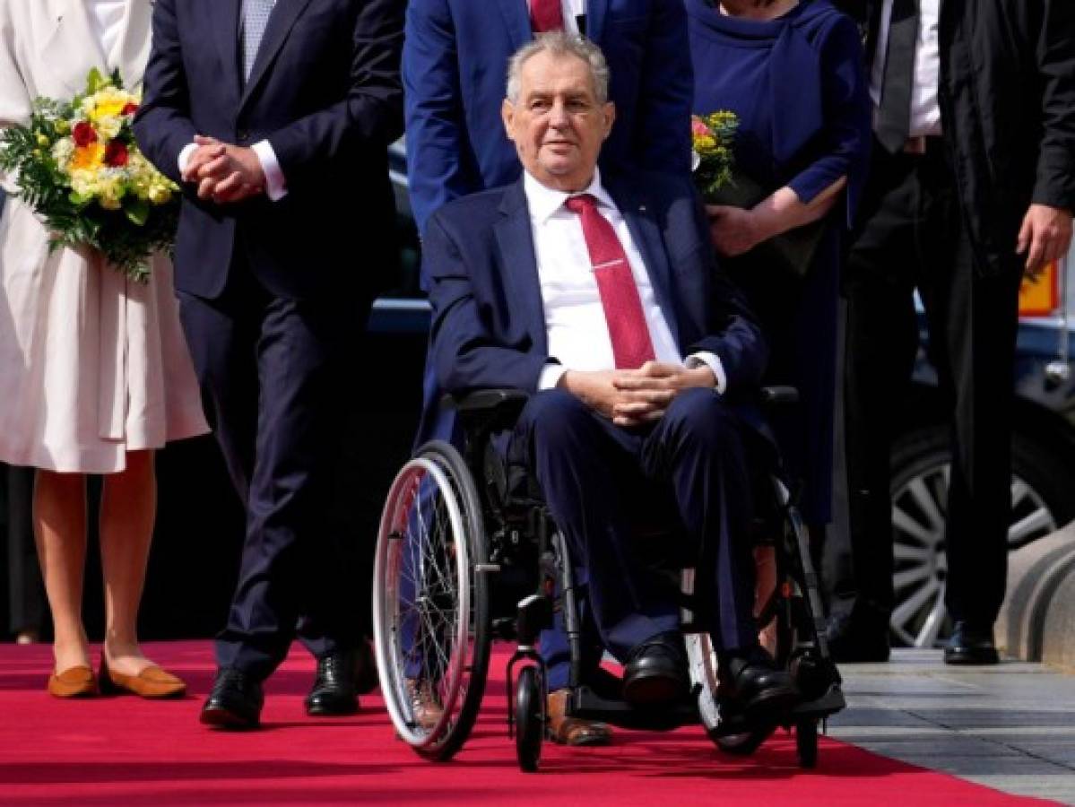 Hospitalizan de urgencia al presidente de República Checa  