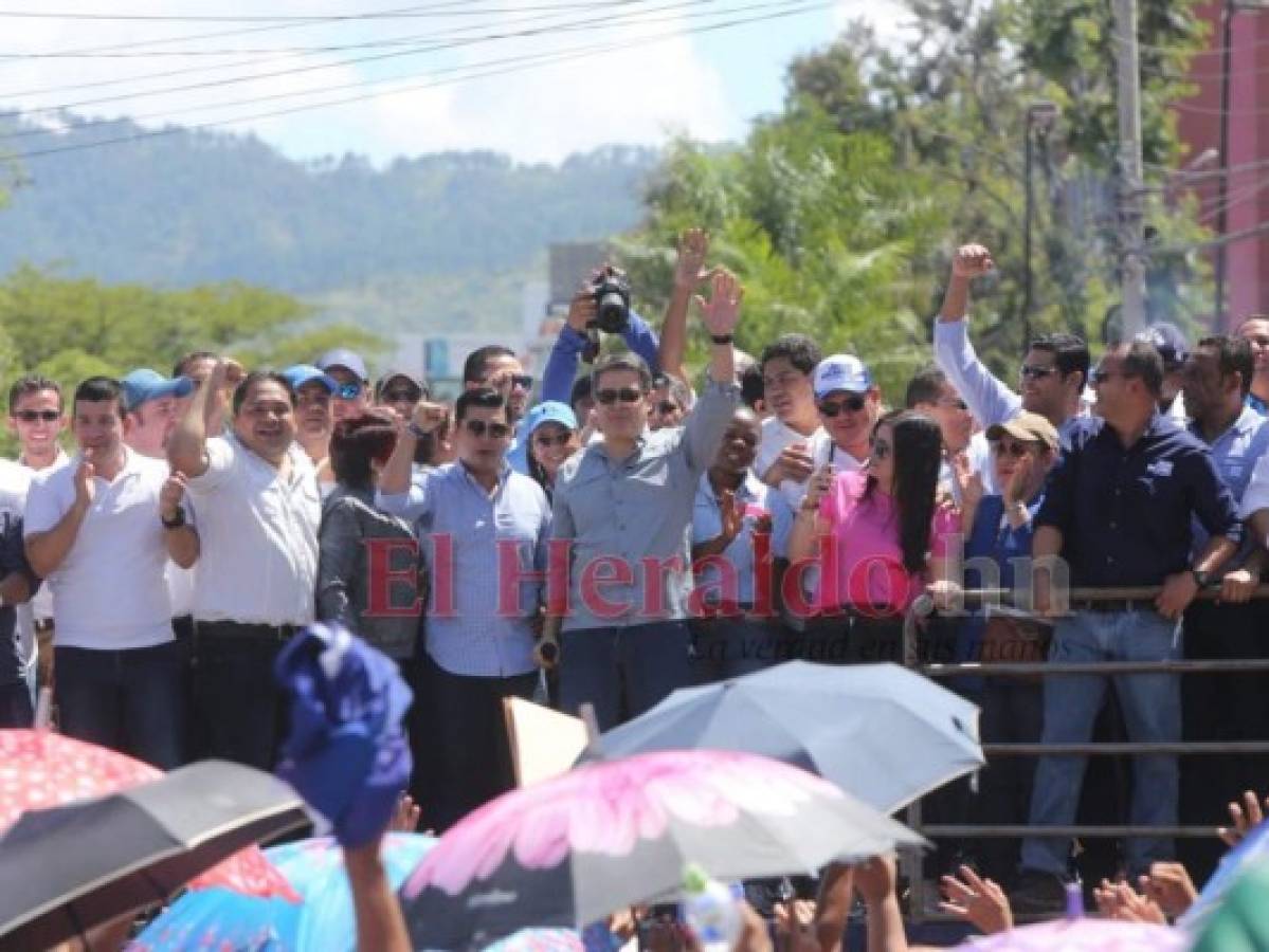 Nacionalistas marchan en la capital en apoyo a Juan Orlando Hernández