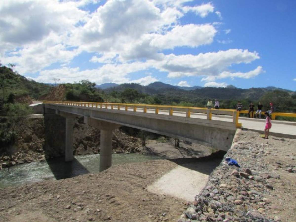 Habilitan puente sobre el río Jalán en Teupasenti, El Paraíso