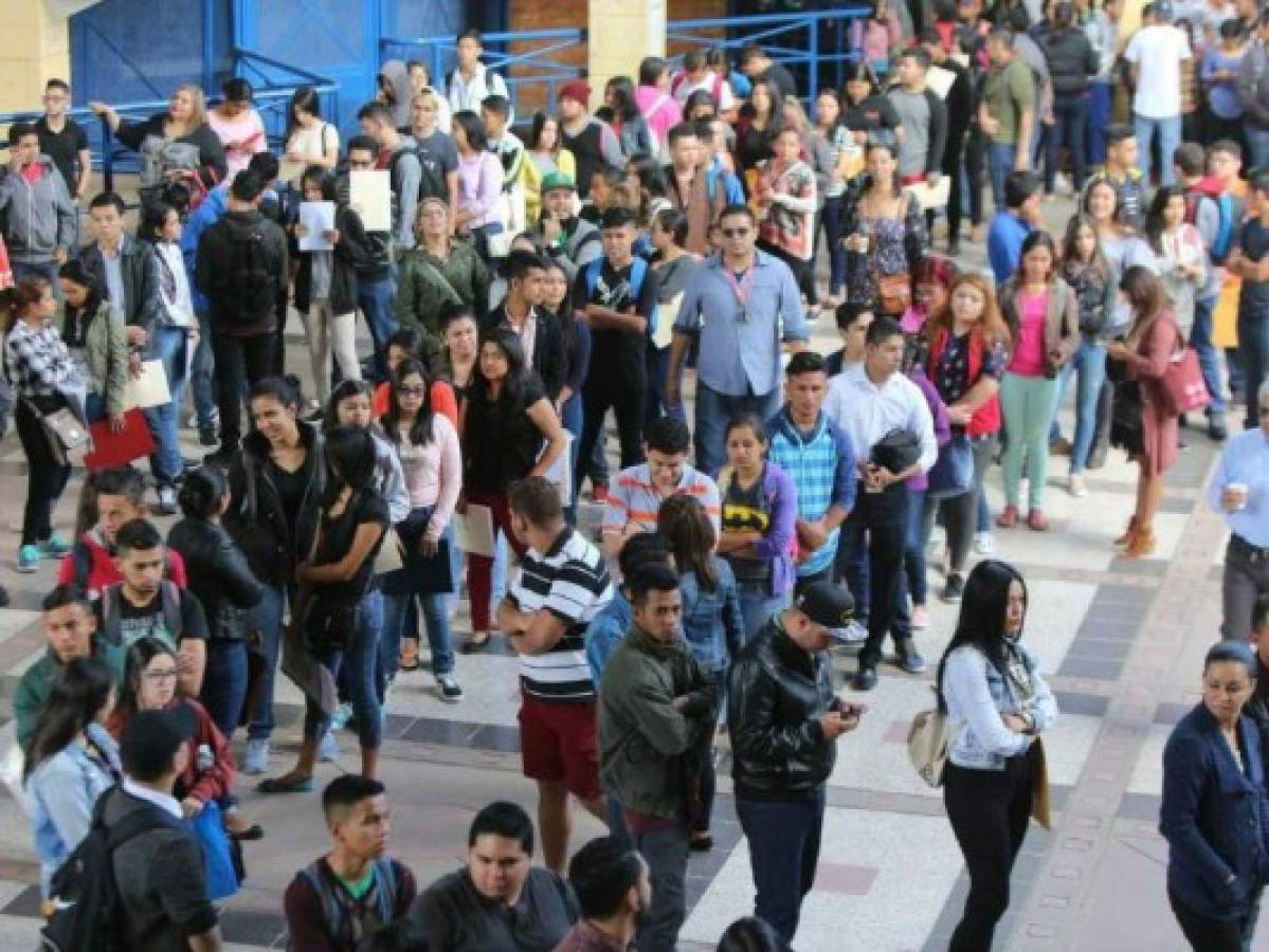 Unos 51 mil estudiantes hondureños sin acceso a la universidad estatal