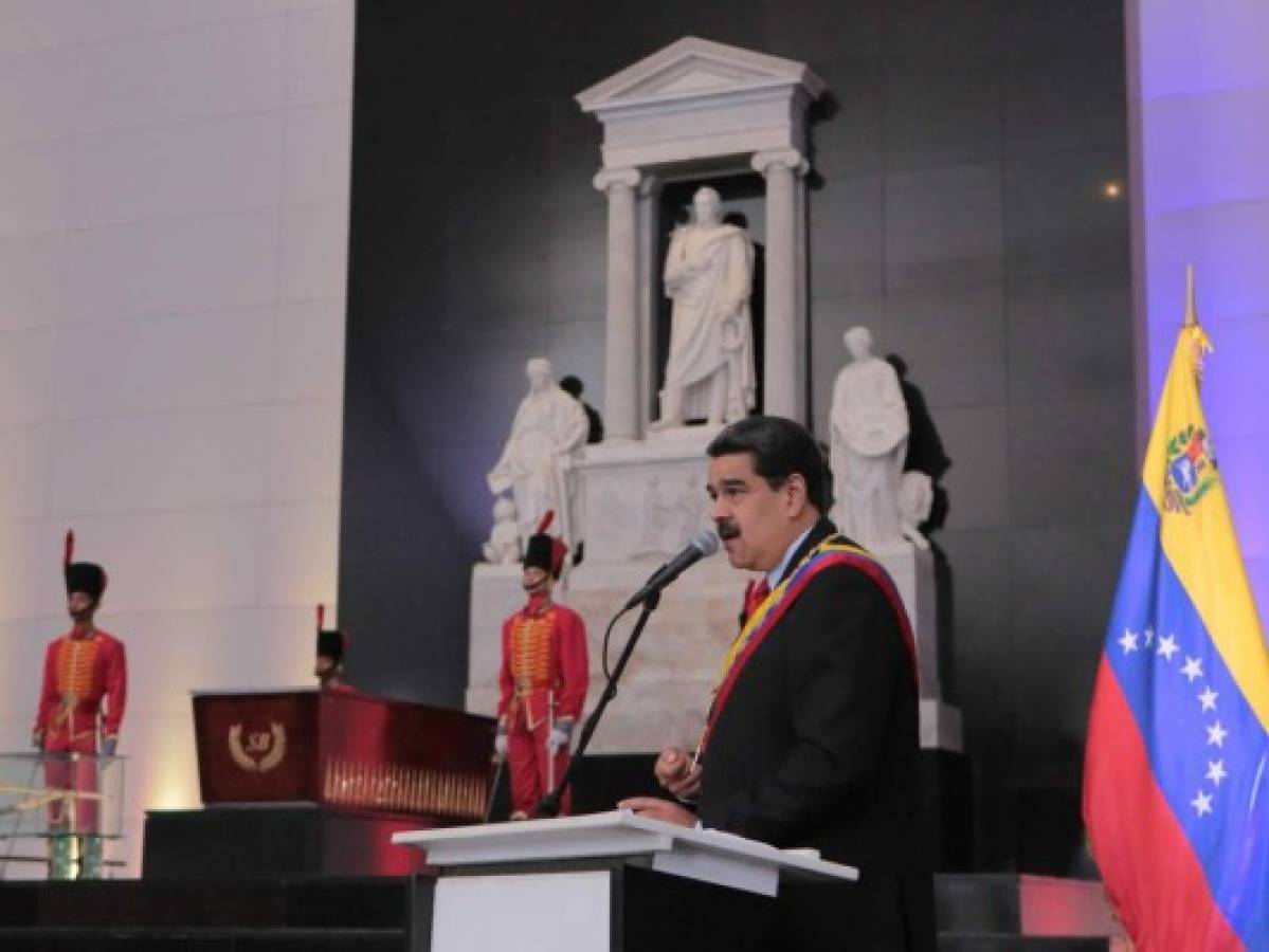 Maduro cancela viaje de delegados para diálogo con oposición