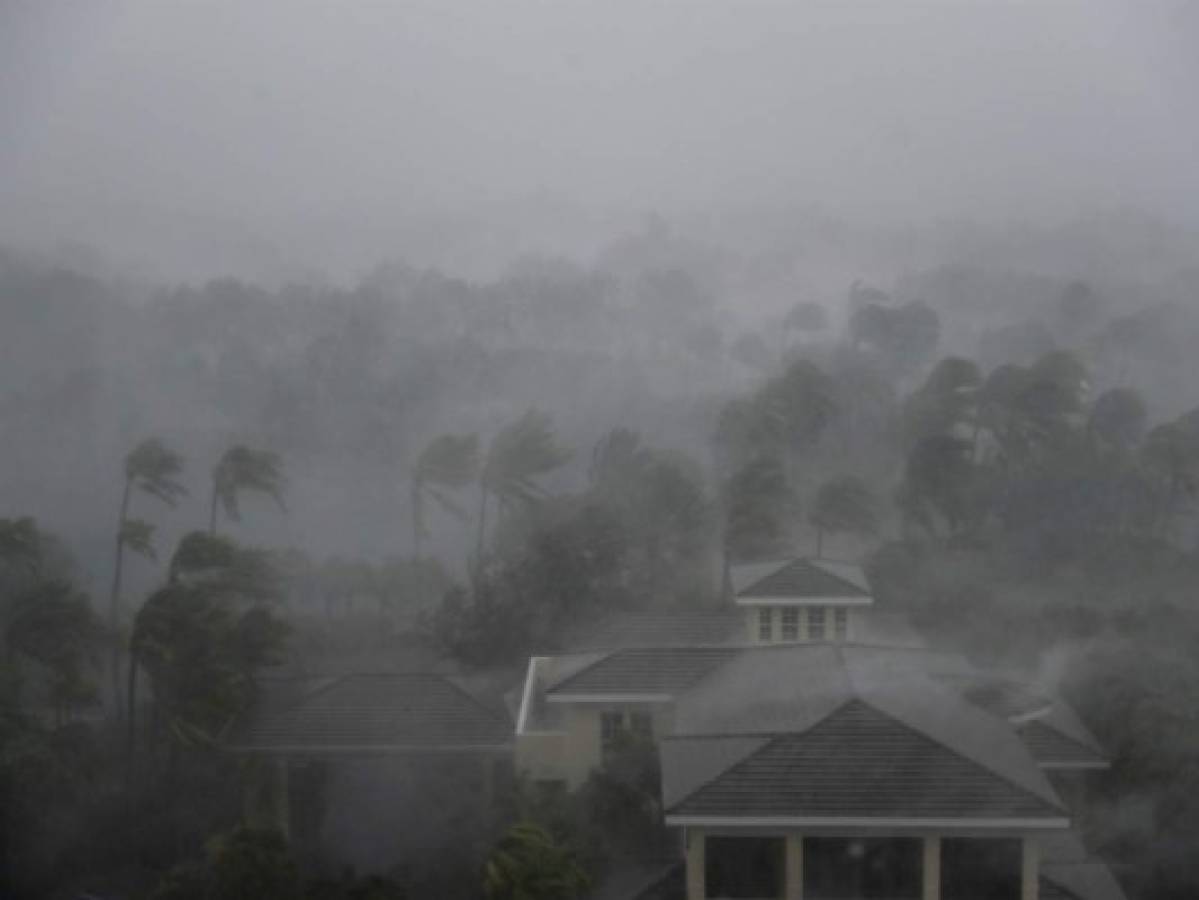 Huracán Irma se degrada a categoría 2, pero aún conserva 'vientos peligrosos'