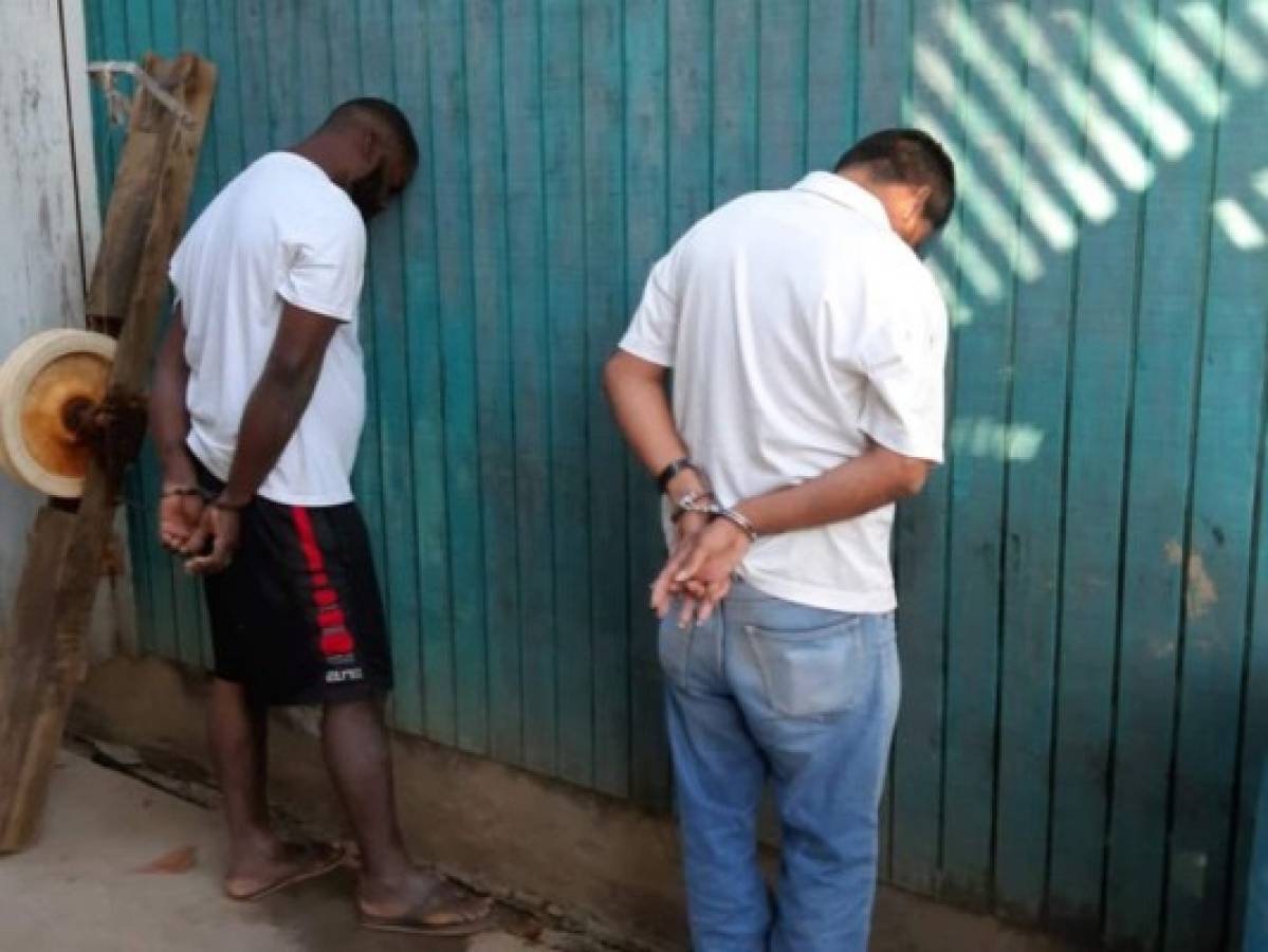 Decomisan en Roatán supuesta marihuana procedente de Guanaja