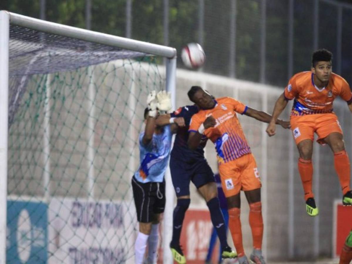 Marcelo Estigarribia anota su primer gol con Motagua portando el número 22 de Santiago Vergara