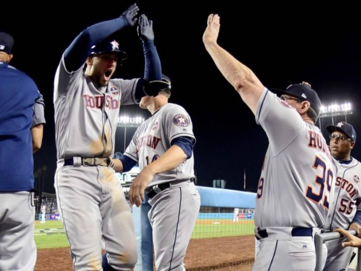 Astros vencen a los Dodgers 7x6 en 11 innings y empatan la Serie Mundial 1-1