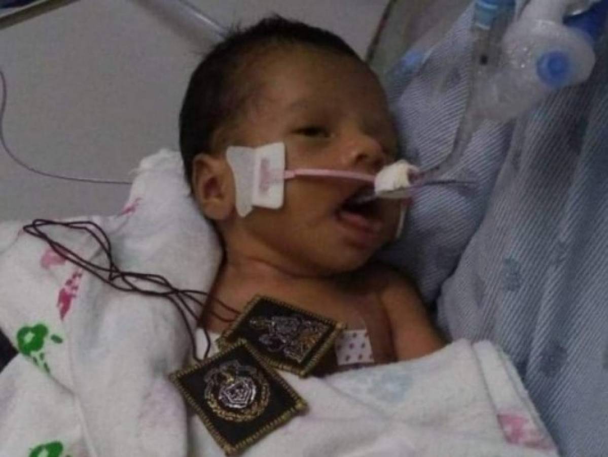 Bebé robado del vientre de joven hispana, Marlen Ochoa, abre los ojos por primera vez