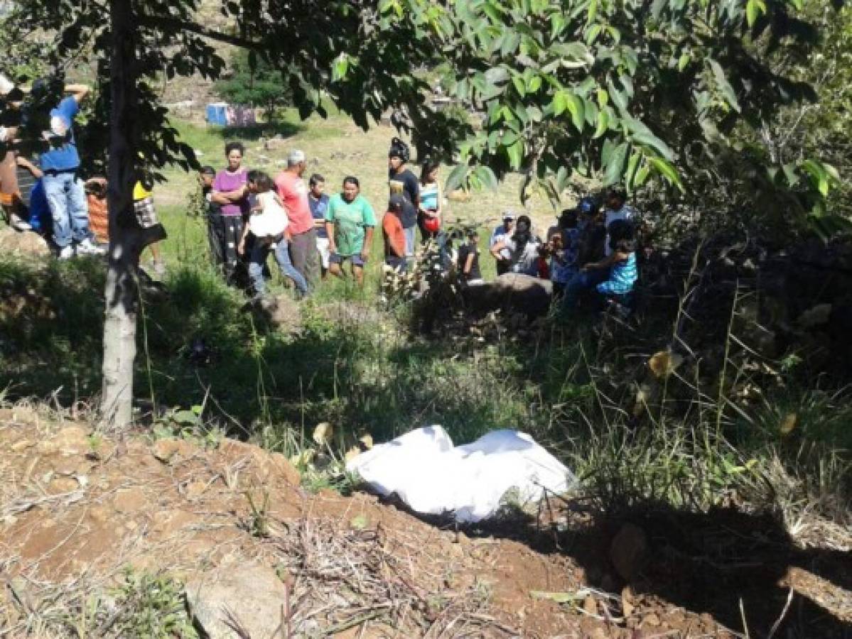 Honduras: Matan a joven a pedradas y le dejan un rótulo