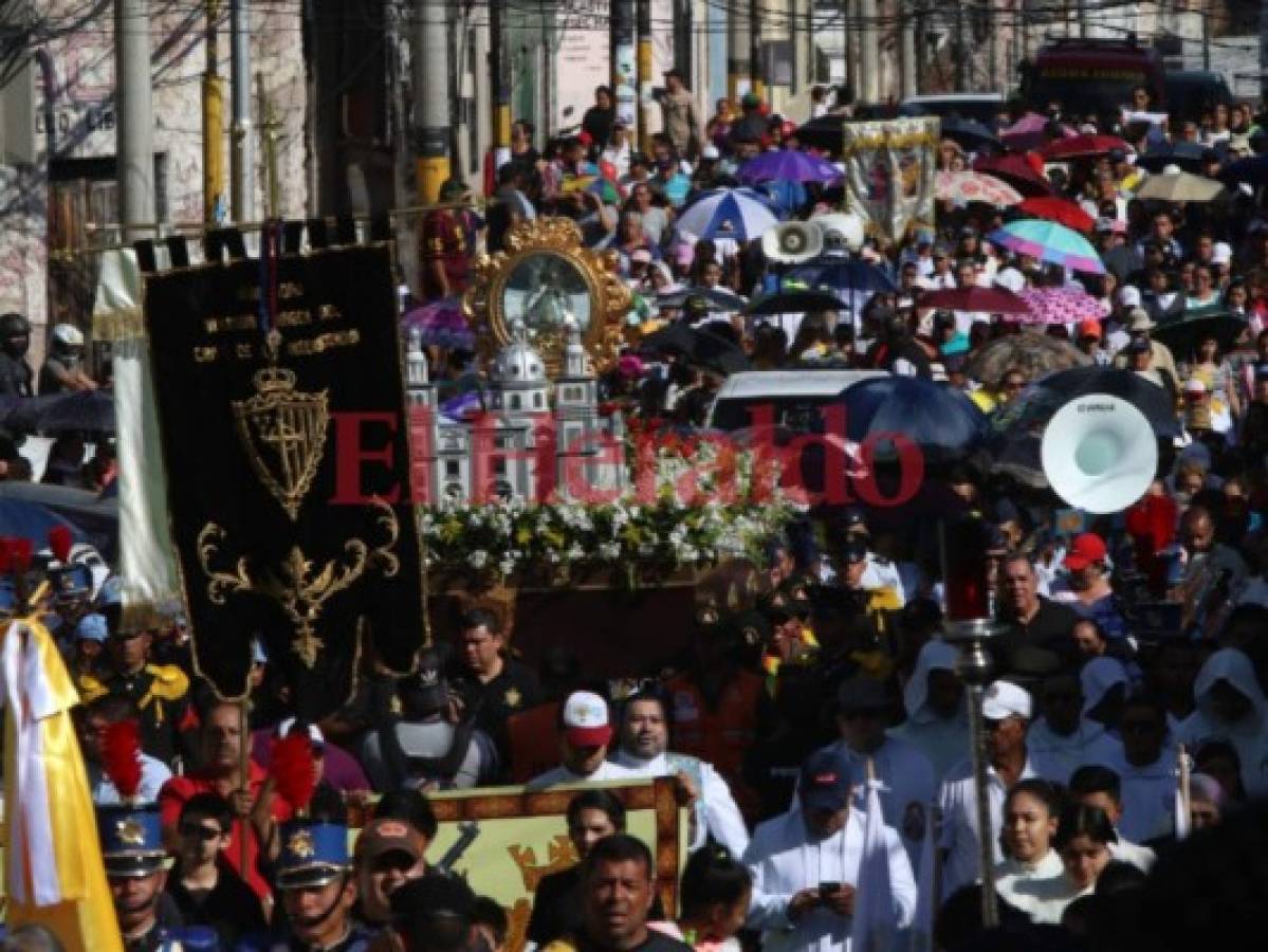 Inicia la novena del 272 aniversario del hallazgo de la Morena más guapa en Tegucigalpa