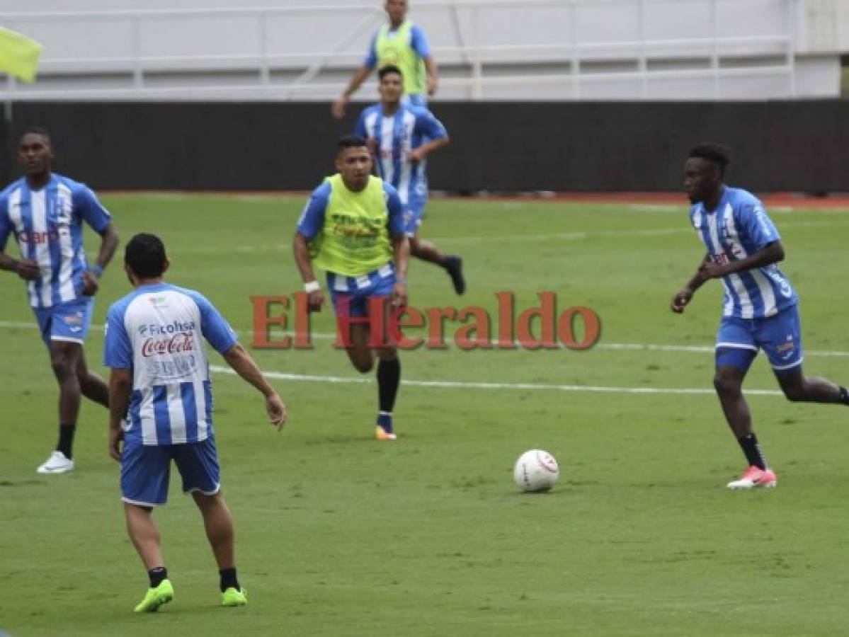 Honduras hizo el reconocimiento de la cancha del estadio Nacional de San José