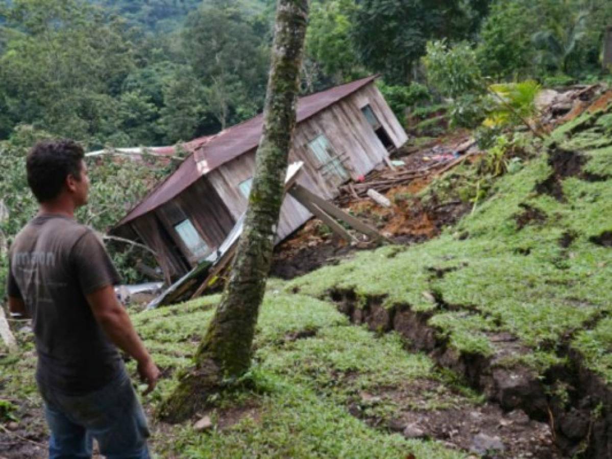 Cientos de familias hondureñas en riesgo por derrumbes tras el paso de Eta y Iota