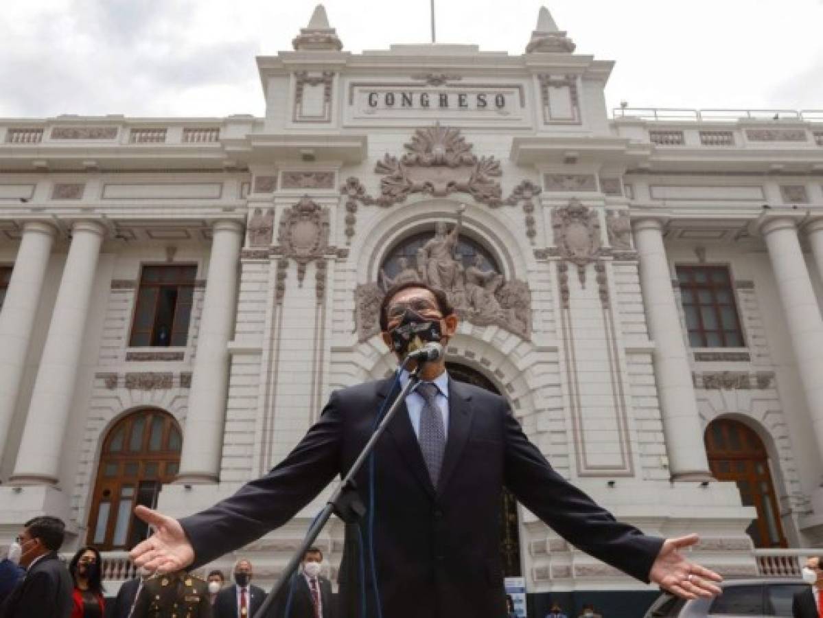 El Congreso de Perú destituye al presidente Martín Vizcarra