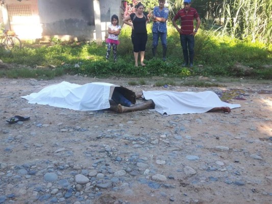 A machetazos matan a dos hombres en aldea de La Masica, Atlántida