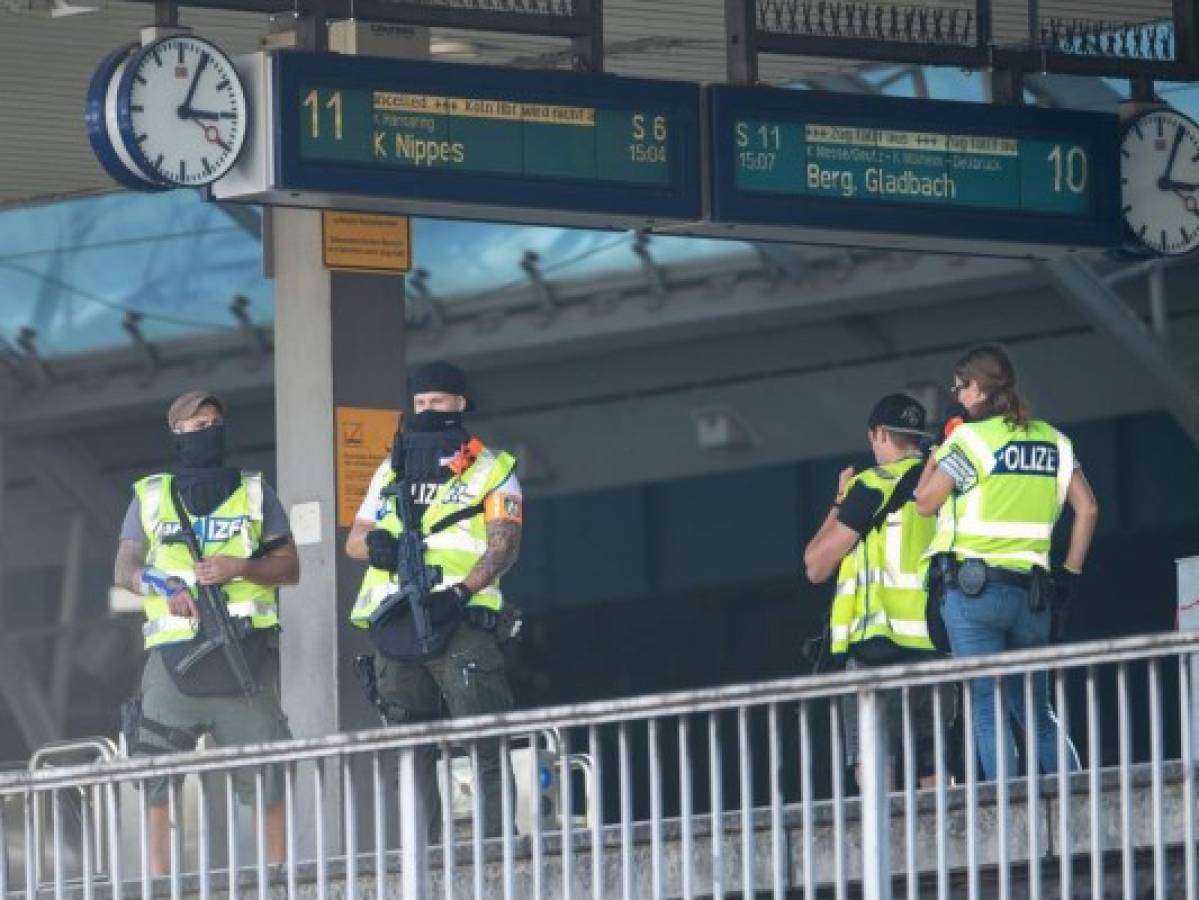 Toma de rehén en estación de trenes alemana podría tener motivación terrorista