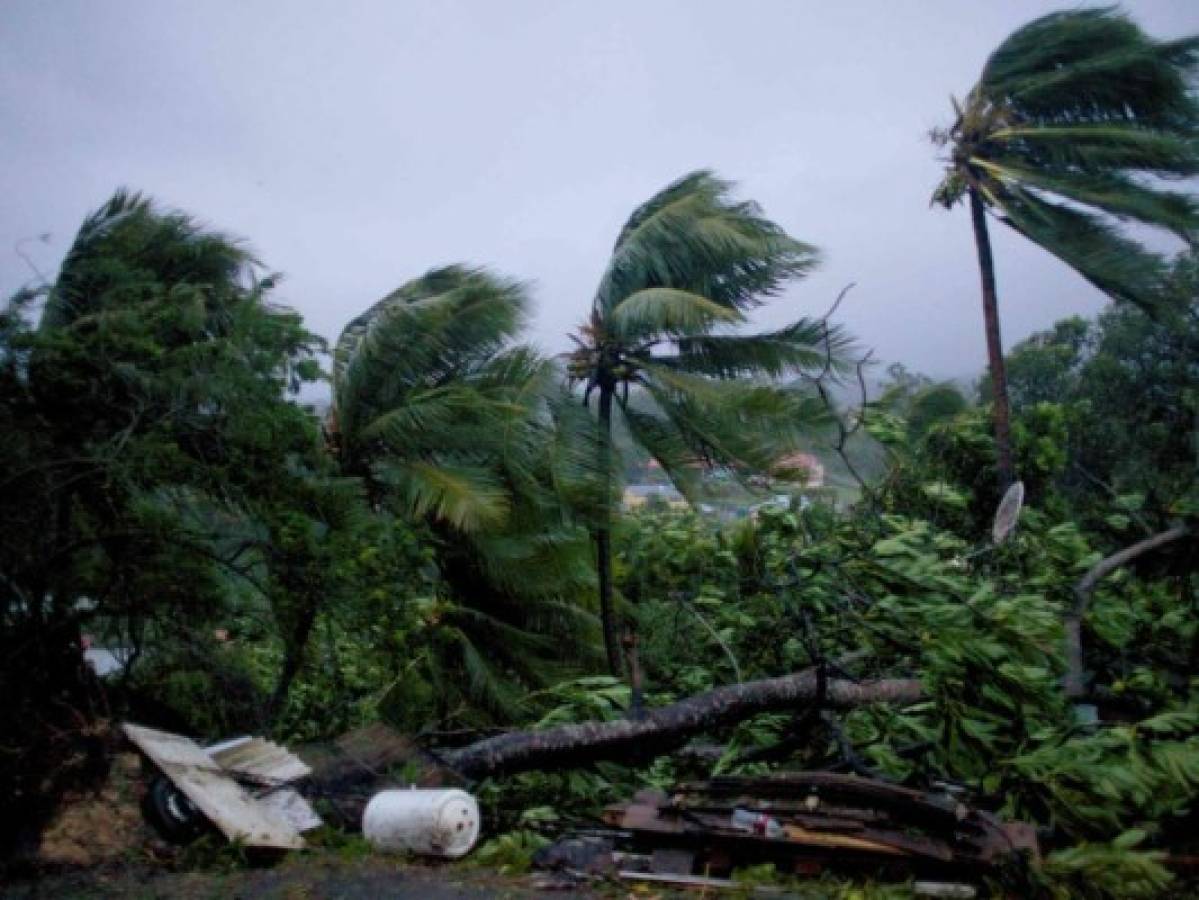Las lluvias 'infernales' del huracán María golpean Guadalupe
