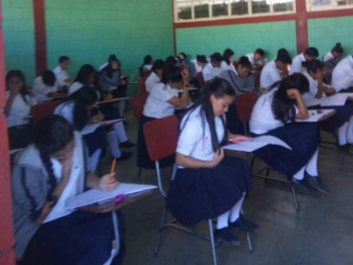 ¿Qué escuelas tienen mejor rendimiento académico en Honduras: rurales o urbanas?