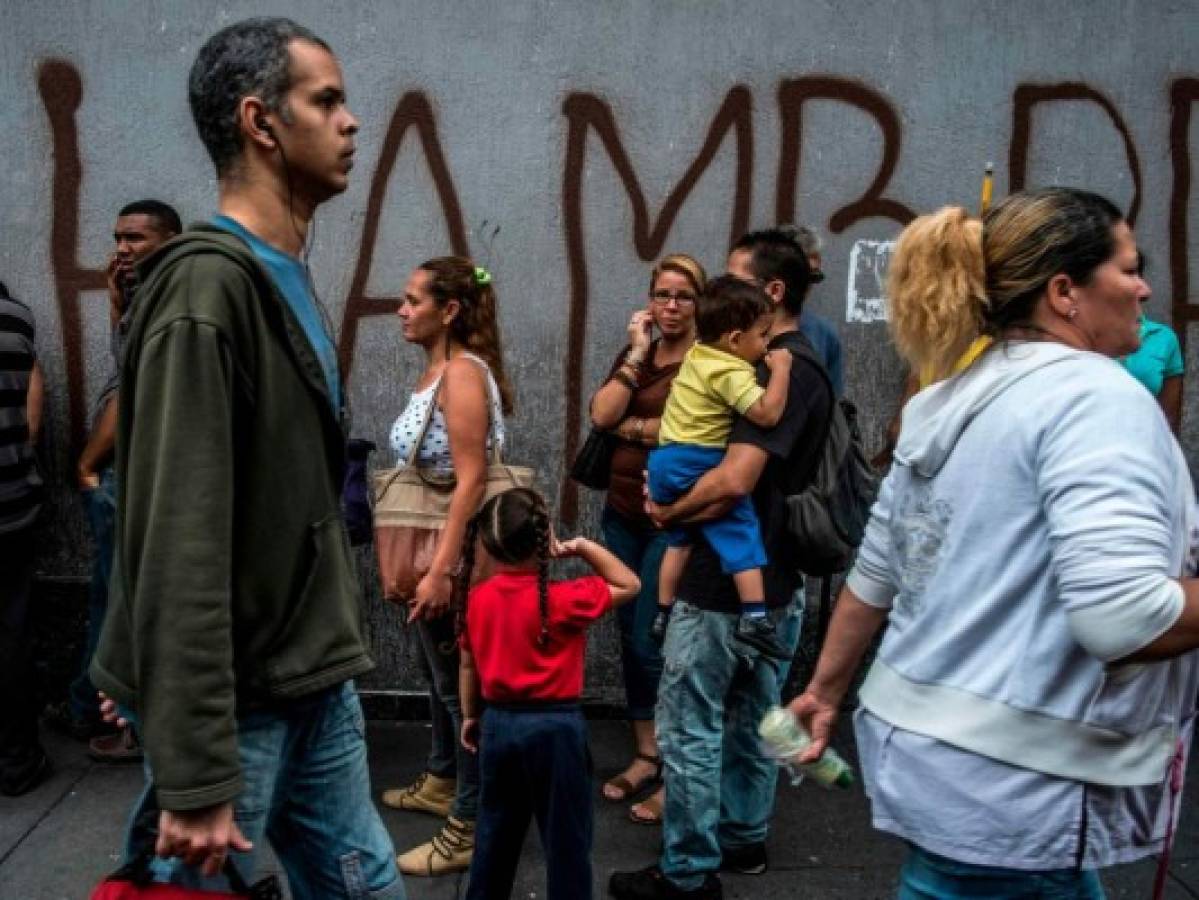 FMI prevé en Venezuela inflación de hasta 1,000,000% y efectos en los vecinos
