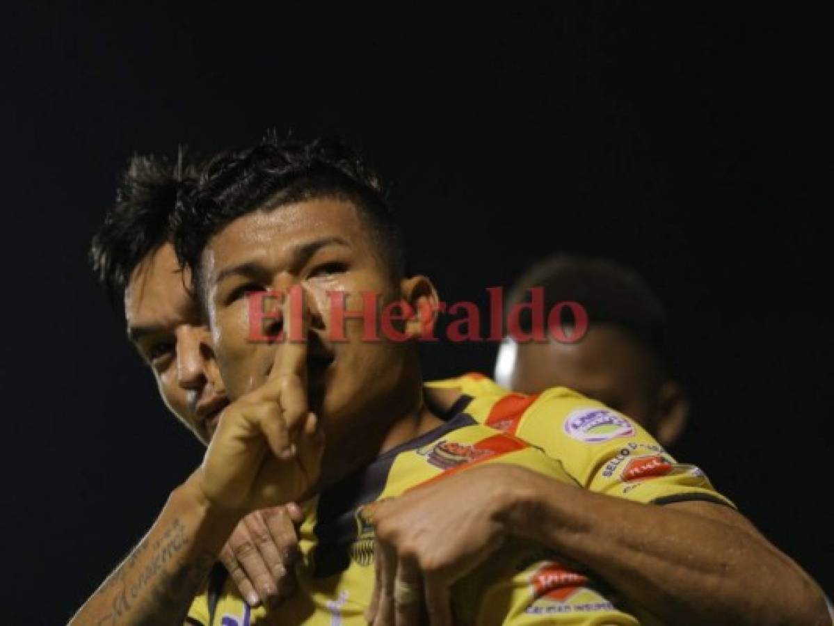 Iván el Chino López quedó lesionado en el juego del Real España contra Honduras Progreso