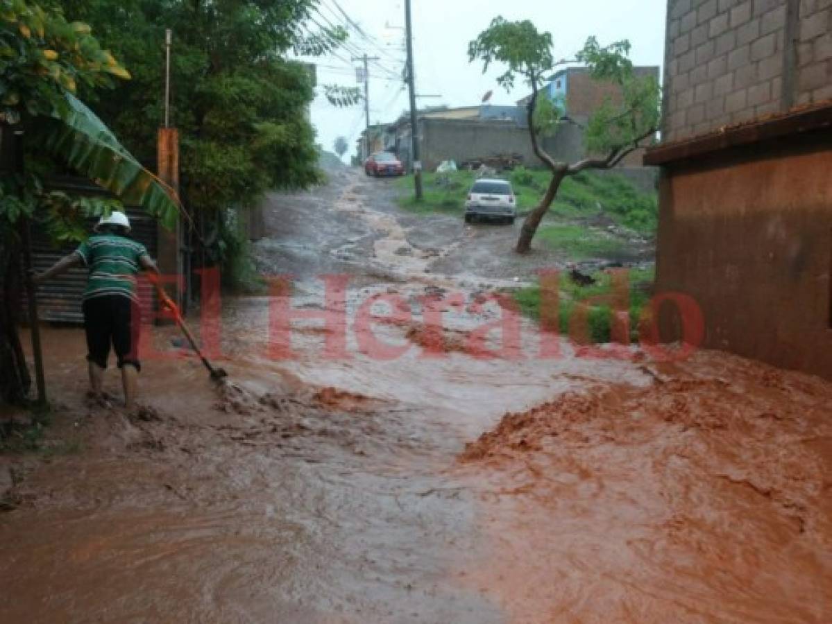 Fuertes lluvias provocan inundaciones en la capital de Honduras