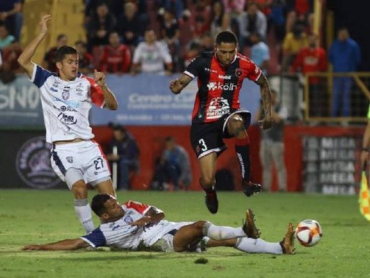 Entrenador de la Liga Deportiva Alajuelense elogia al hondureño Henry Figueroa