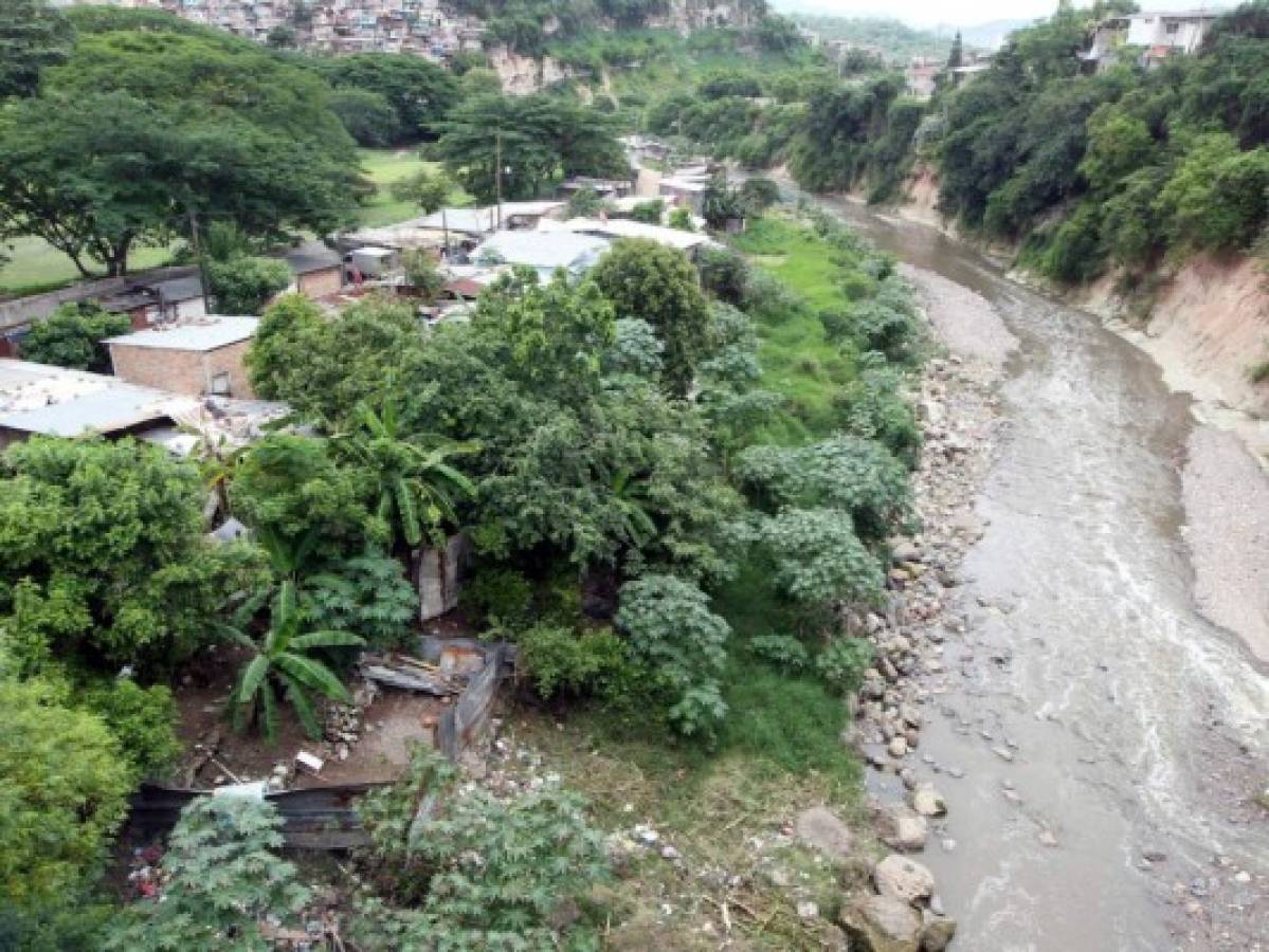 Unas 55 zonas están amenazadas por 17 ríos y quebradas de la capital