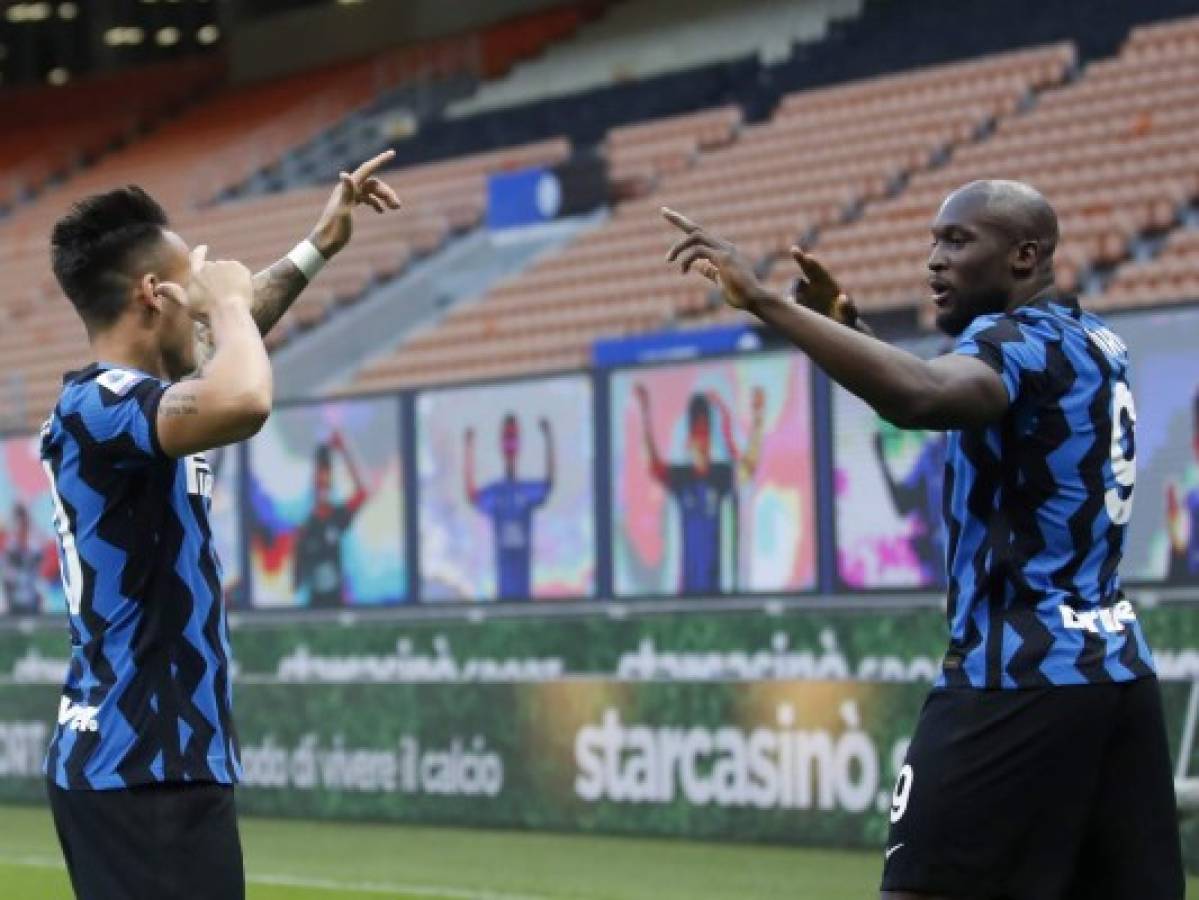 Inter vence 2-1 a Sassuolo, se aleja 11 puntos en la cima