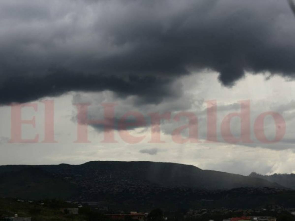 Extienden alerta roja por 24 horas en 6 departamentos de Honduras por lluvias