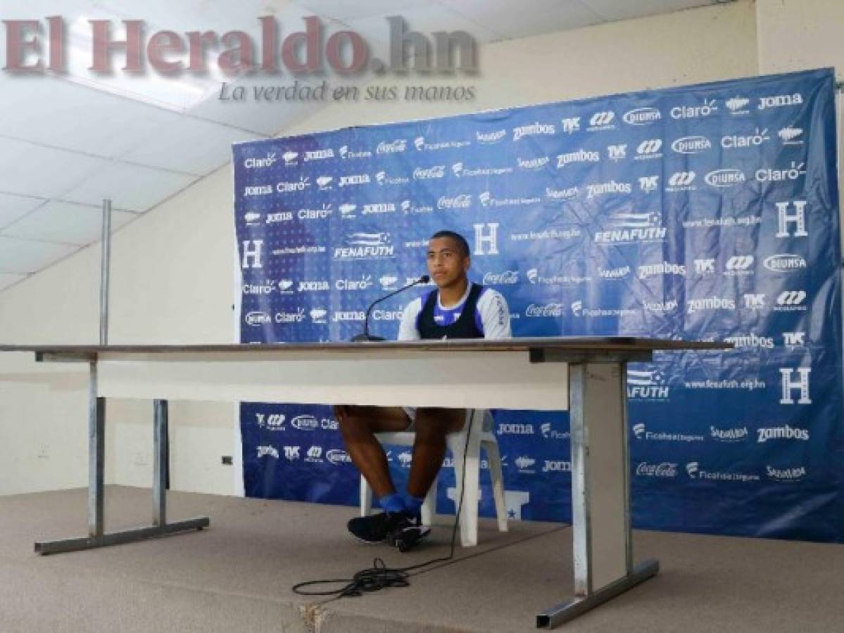 Delantero hondureño Rigoberto Rivas se cae en plena conferencia de la Sub-23 de Honduras