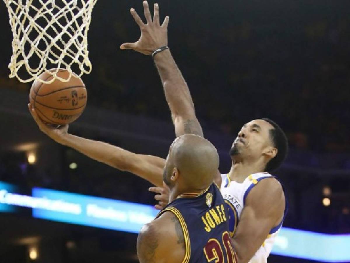 Durant y Warriors aplastan a Cavaliers en inicio de playoffs NBA