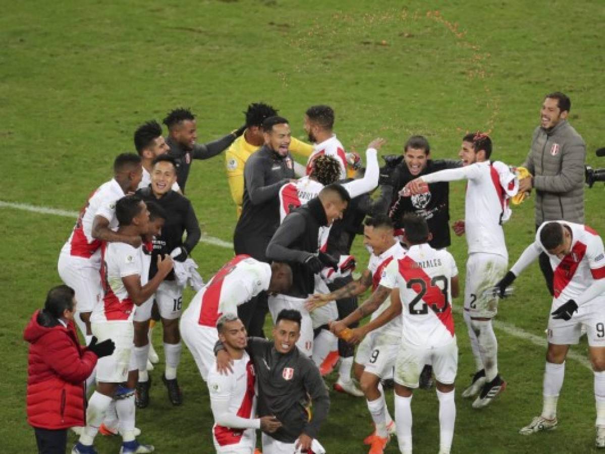'Tranquilos, aún falta un paso más para la gloria', dice Raúl Ruidíaz delantero de Perú