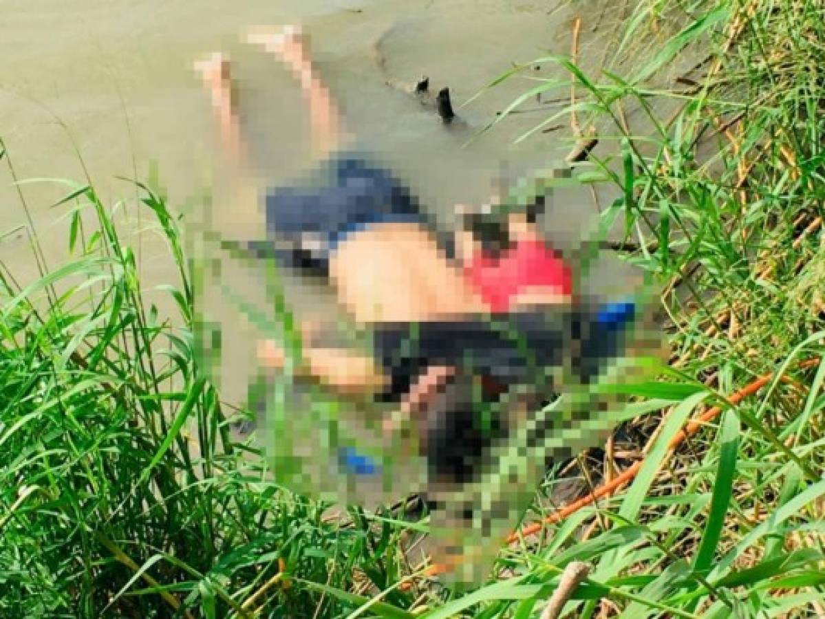 Niña se aferró a su padre antes de morir ahogados en el río Bravo