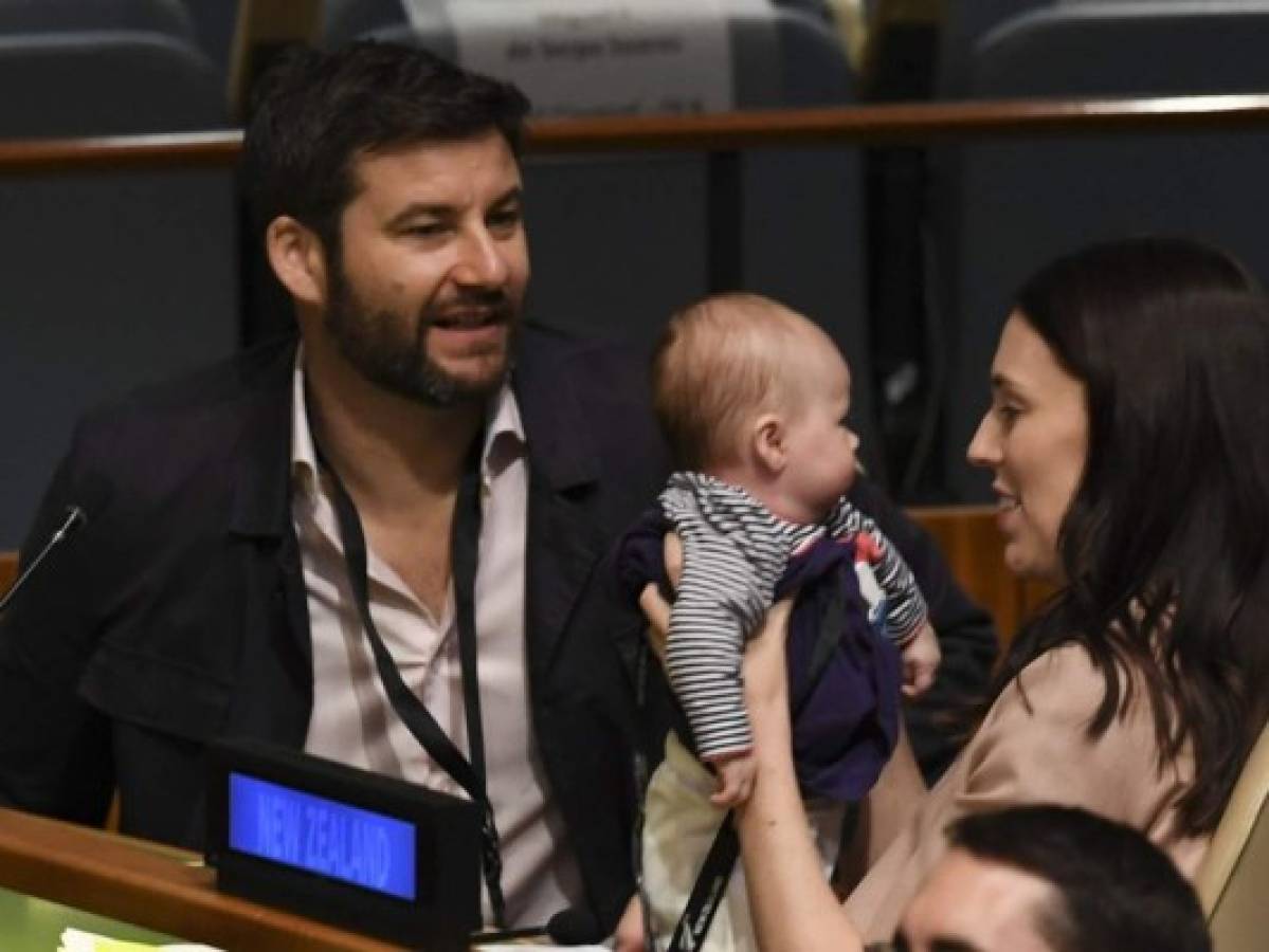 Primera ministra de Nueva Zelanda lleva a su bebé de tres meses a la Asamblea General de ONU
