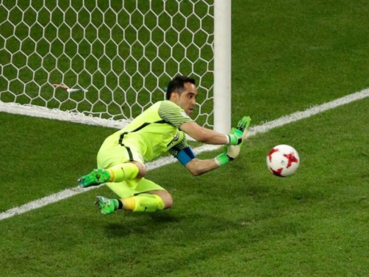 Un héroe llamado Claudio Bravo tiene a Chile en la final de la Copa Confederaciones