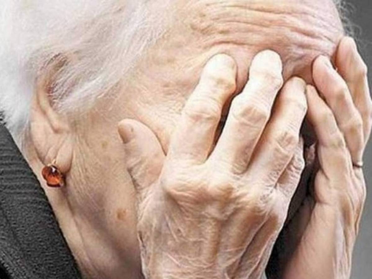 Ancianita de 102 años habría asesinado a su compañera de asilo  