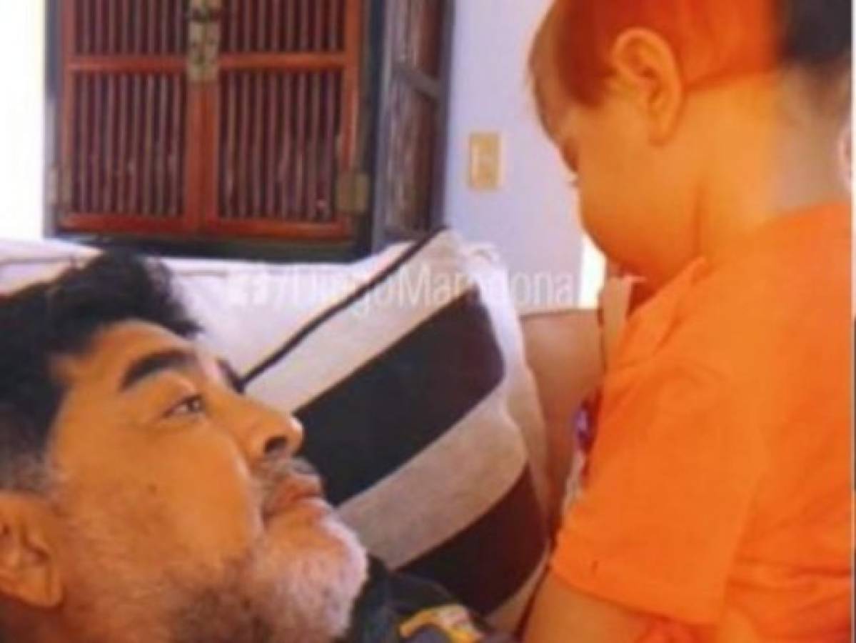 Diego Maradona conmueve tras publicar vídeo junto a su nieto menor