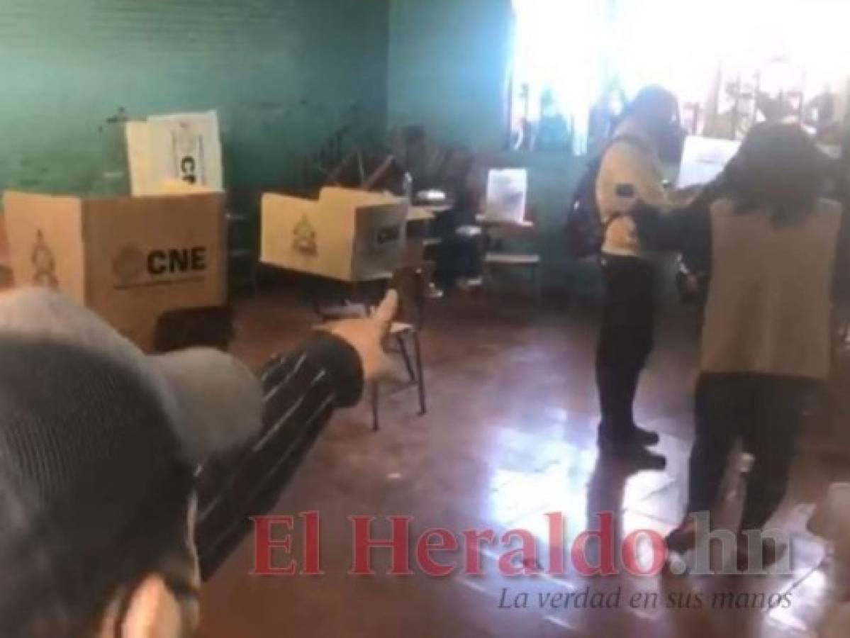 Denuncian que ciudadanos tomen fotos a sus votos en centros de votación