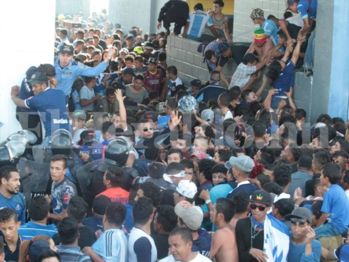 Honduras: Policía investigará presunta sobreventa de boletos para la final por muerte de varios aficionados