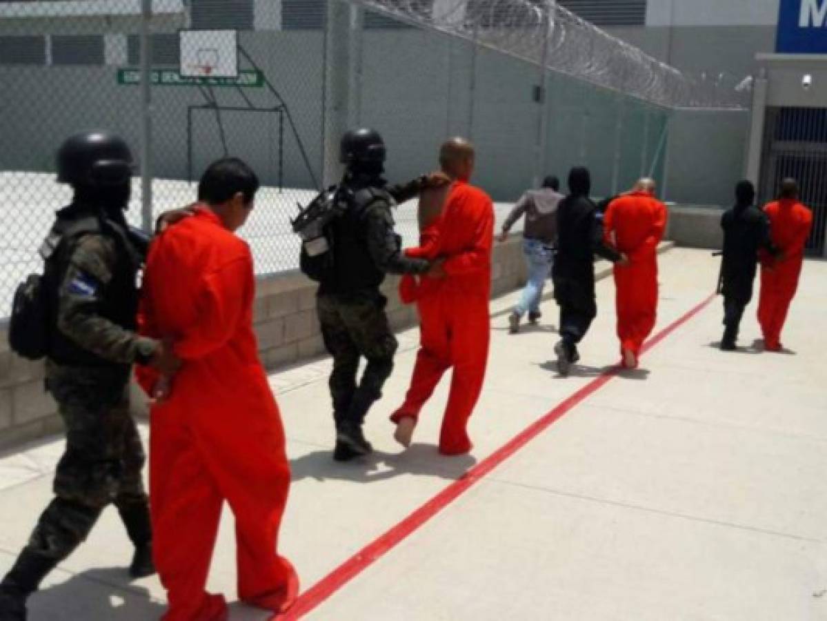 Honduras: Envían a la cárcel La Tolva a 13 reos del centro penal de Comayagua