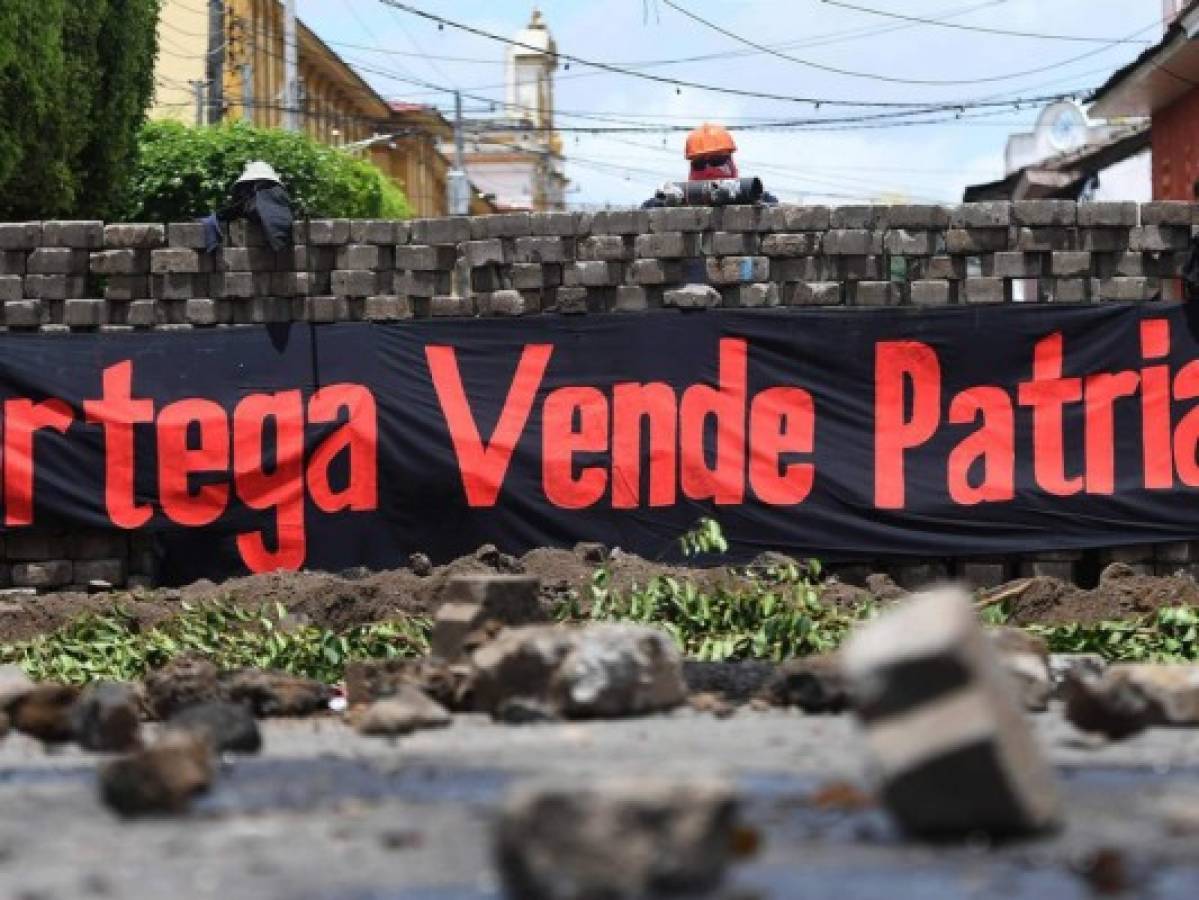 Honduras pide a Nicaragua dejar pasar la carga