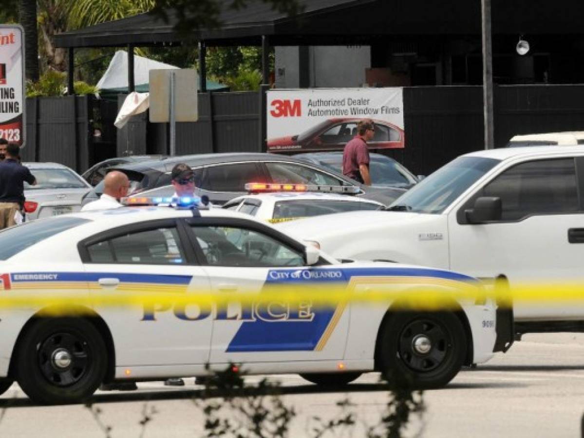 Unos 50 muertos y 42 heridos en club gay de Florida que FBI investiga como 'acto terrorista'  