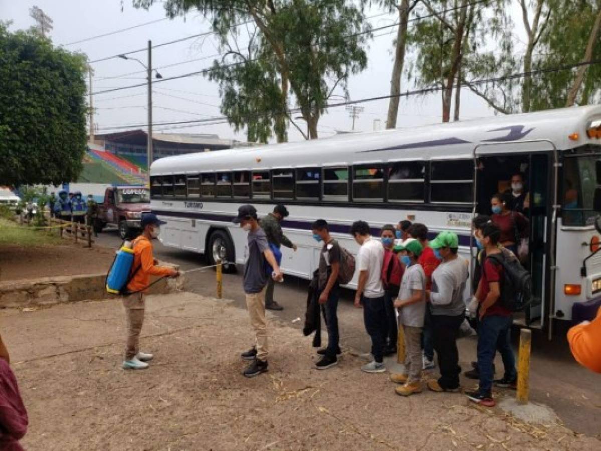 Envían a la Villa Olímpica a 130 hondureños retornados desde México