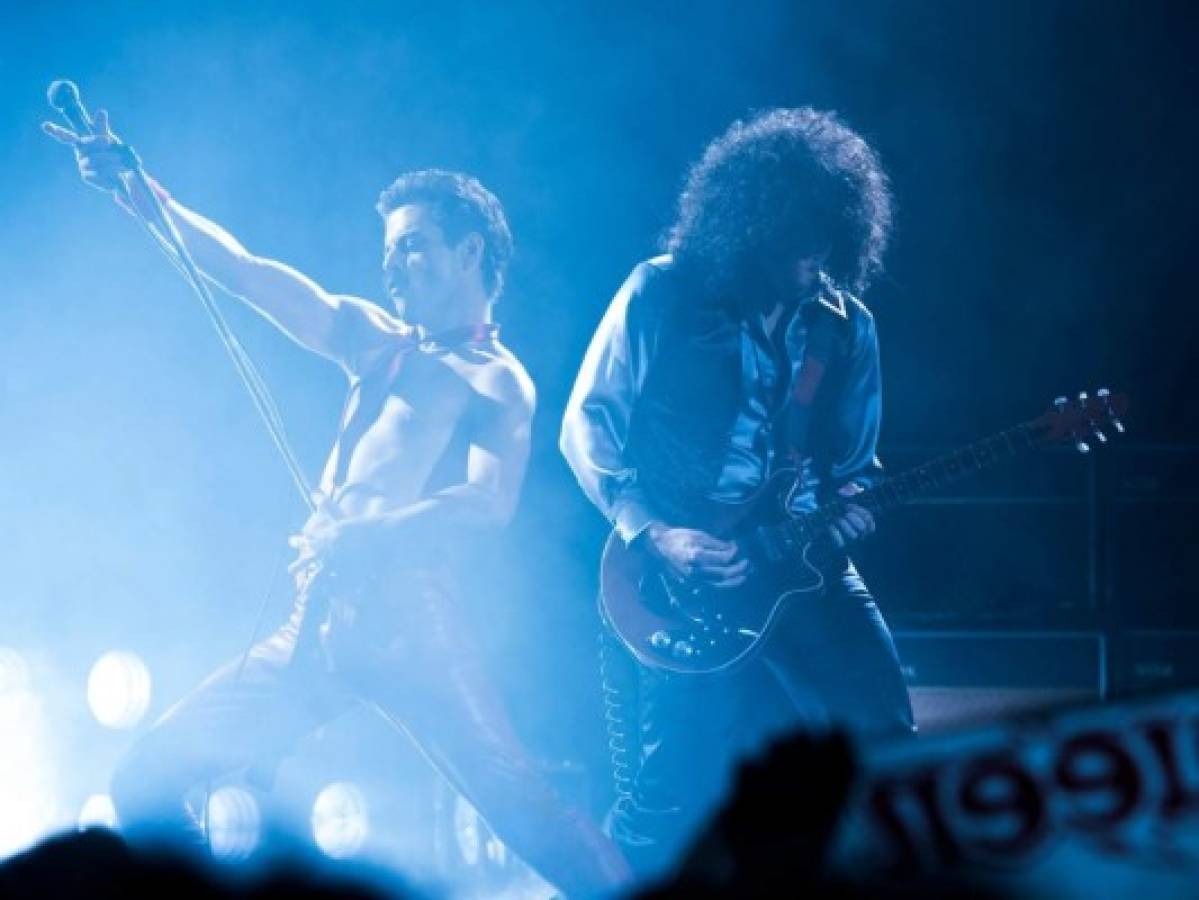 Rami Malek interpretando a Fredy Mercury y Gwilym Lee a Bryan May en la película Bohemian Rhapsody. Foto: Alex Bailey/Twentieth Century Fox via AP / El Heraldo.