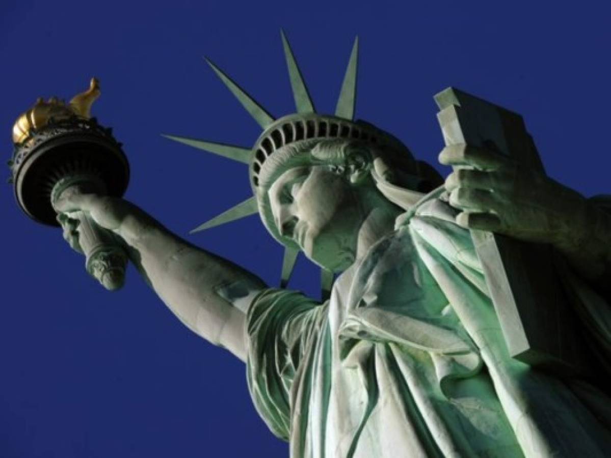 Inaugura museo de a Estatua de la Libertad en medio del debate por la inmigración en EEUU
