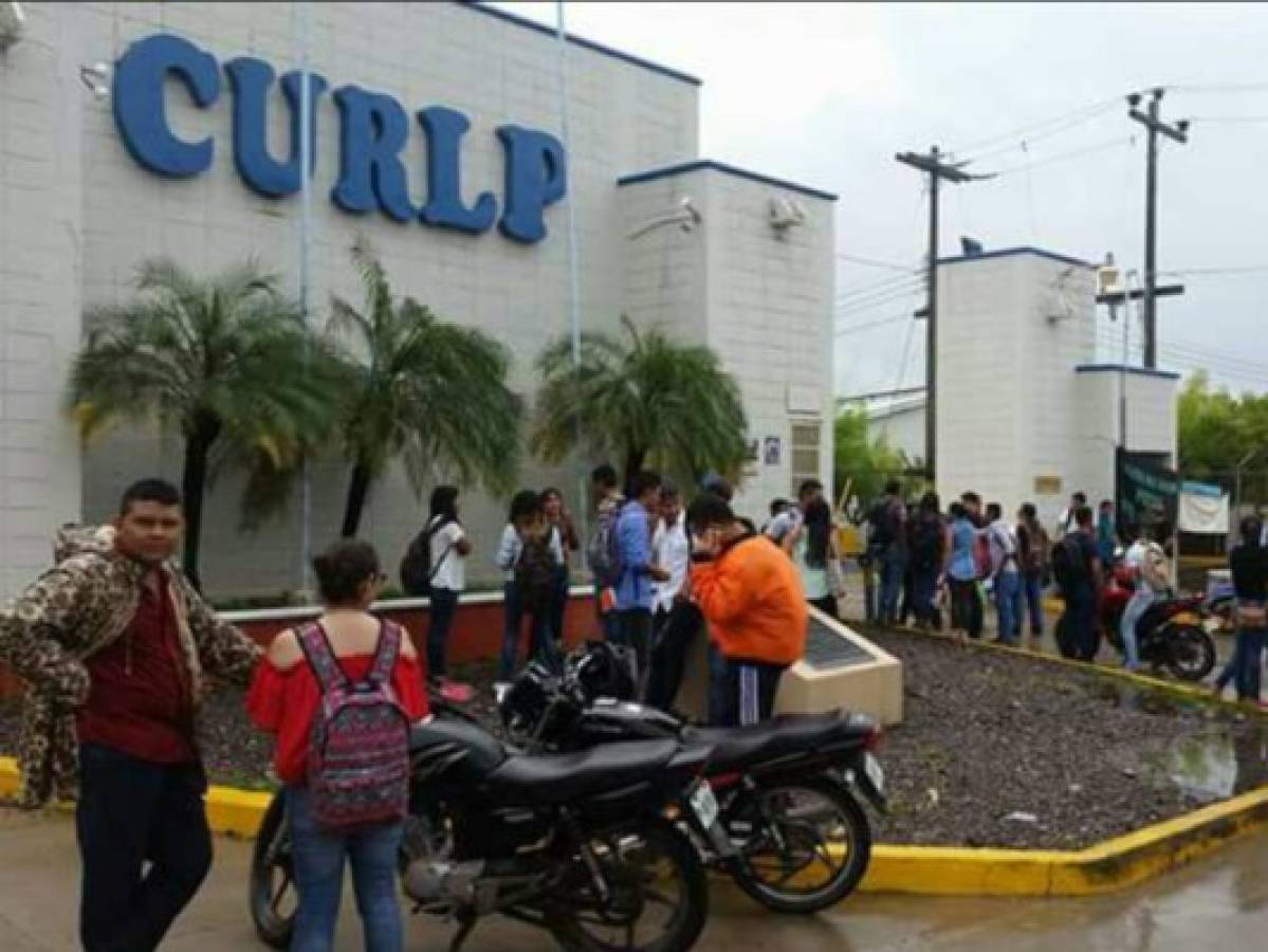 Estudiantes se toman el CURLP y exigen renuncia de la rectora Julieta Castellanos