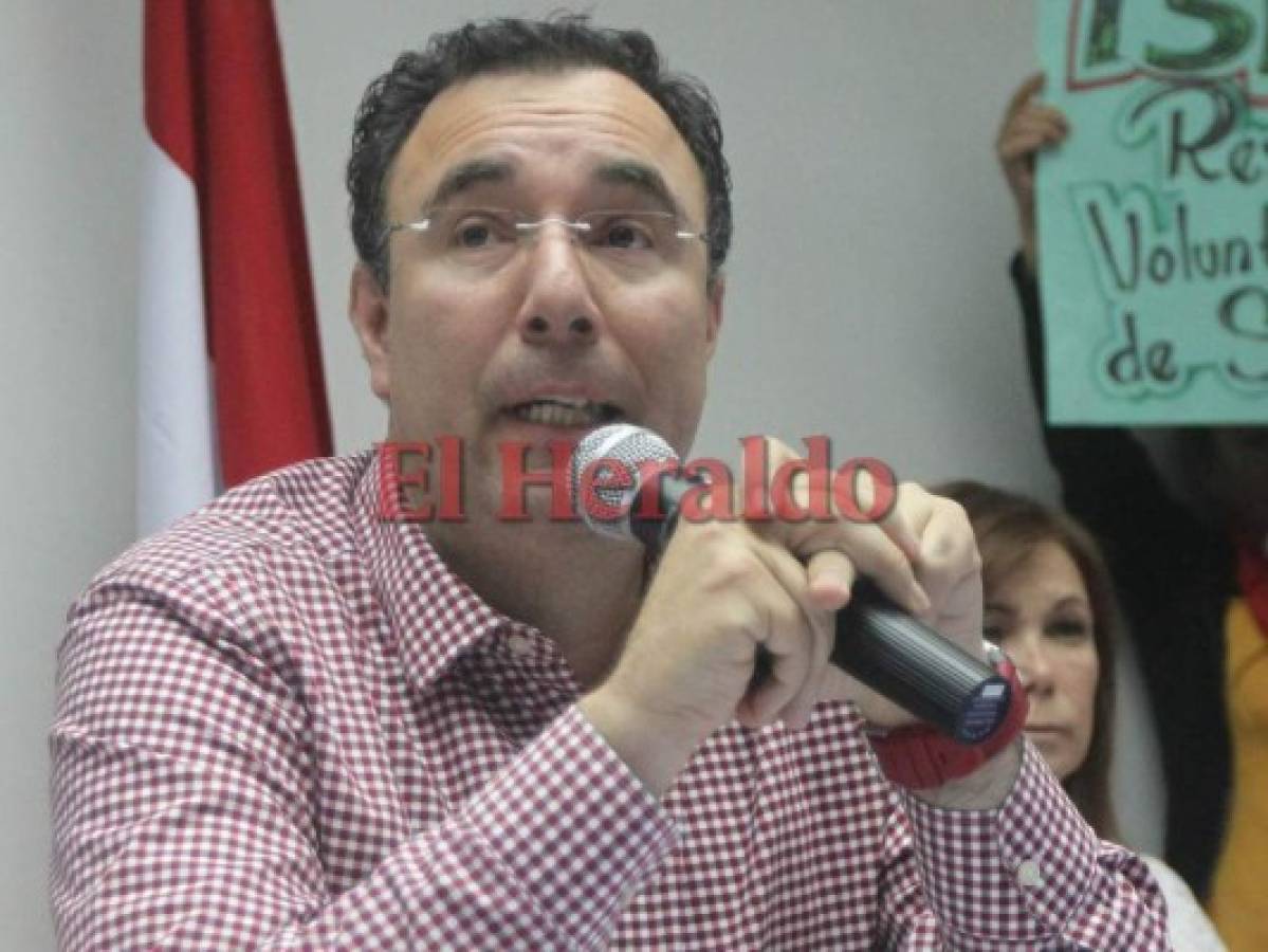 Exasesor del CCEPL anuncia demanda contra Luis Zelaya