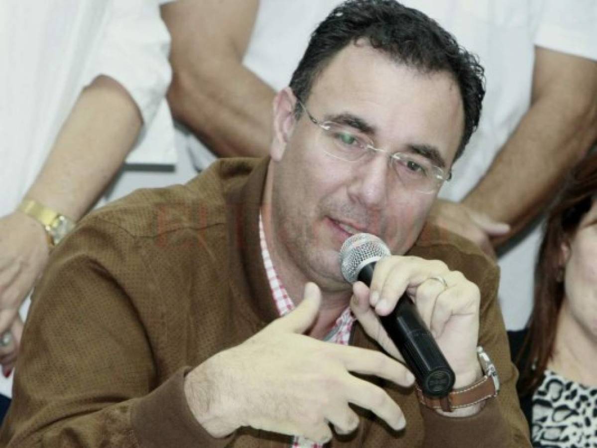 Luis Zelaya llama 'débil' al gobierno de Juan Orlando Hernández