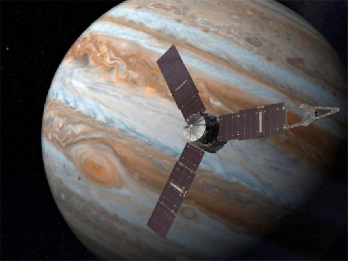 La sonda Juno se coloca en la órbita más cercana a Júpiter