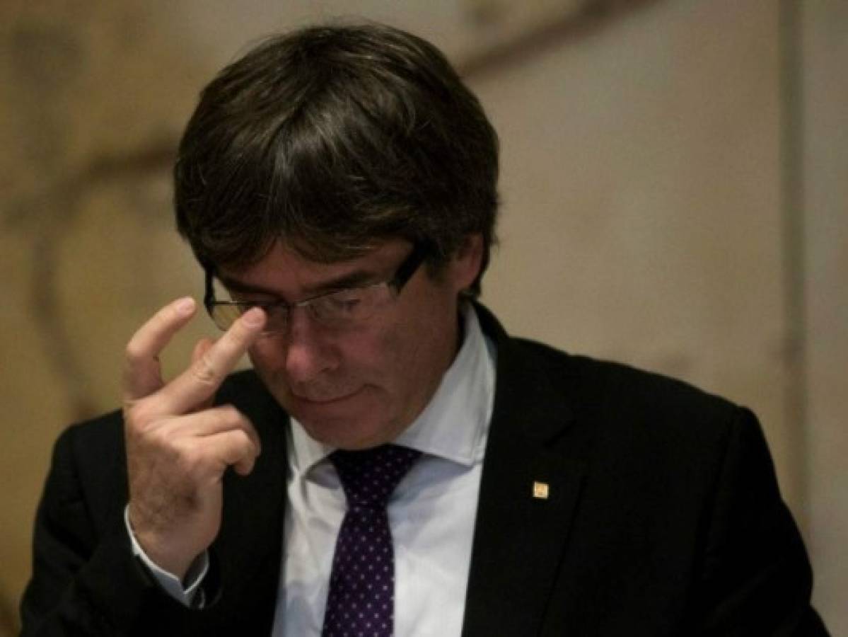 Expresidente catalán dice que 'no desfallecerá' y continuará con sus ideales