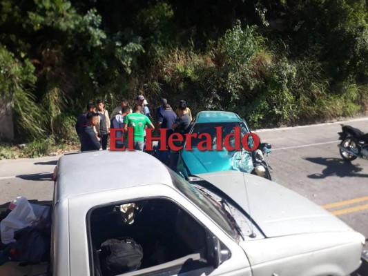 Caos en la carretera que conduce a la zona sur por accidente de tránsito