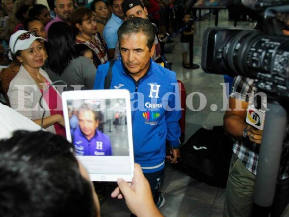 Jorge Luis Pinto niega intención de renunciar a su cargo como director técnico de Honduras